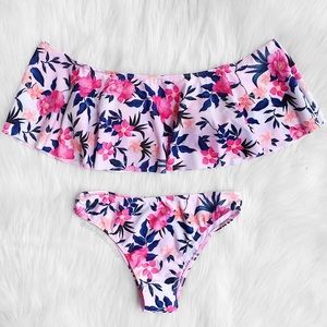 ❤️CLEARANCE❤️ floral off the shoulder bikini set